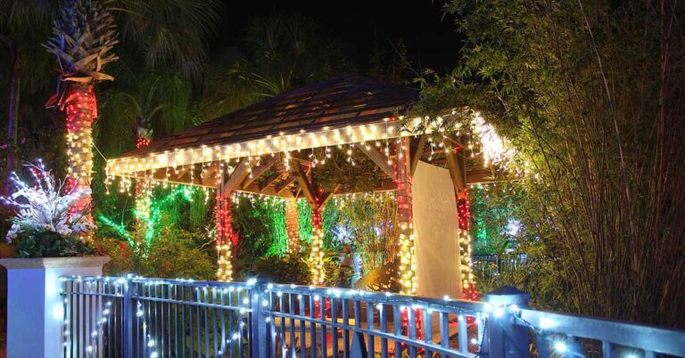 9 Festive Botanical Gardens with Spectacular Holiday Light Shows 4 9 Festive Botanical Gardens with Spectacular Holiday Light Shows